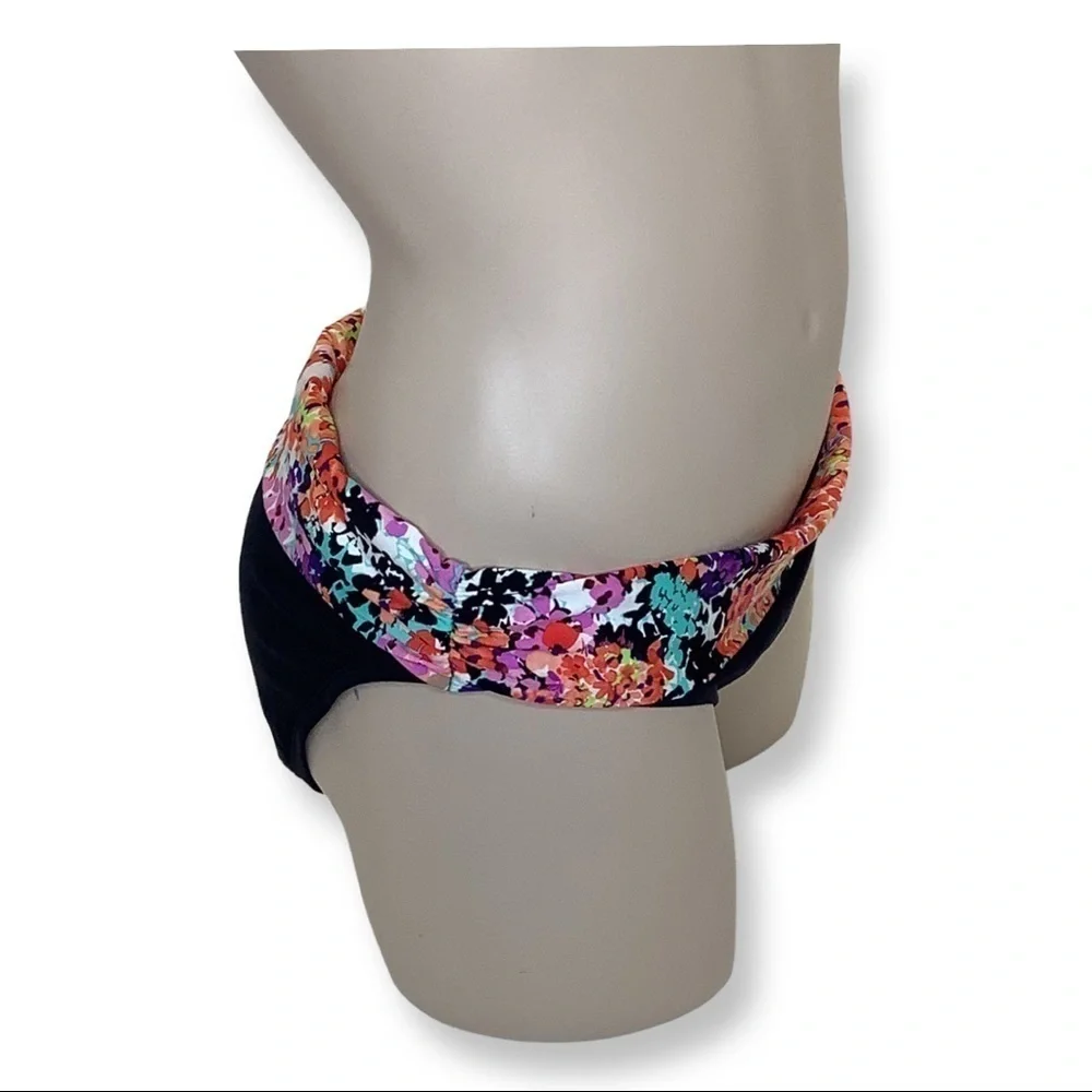Kenneth Cole Reaction Size Large Thick Floral Waist Bikini Bottom. New With Tags